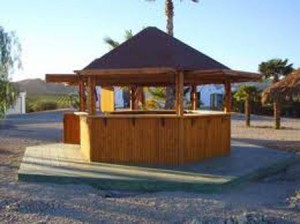  - Fábrica de pergolas y cerramientos en aluminio, madera y cristal